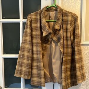 This wool coat will be great for the Fall! It’s custom made from great fabric.